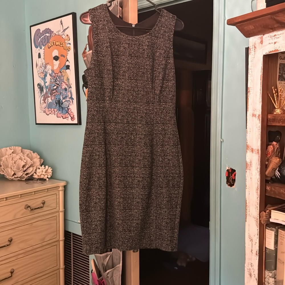 White House, black market, gray, and black dress